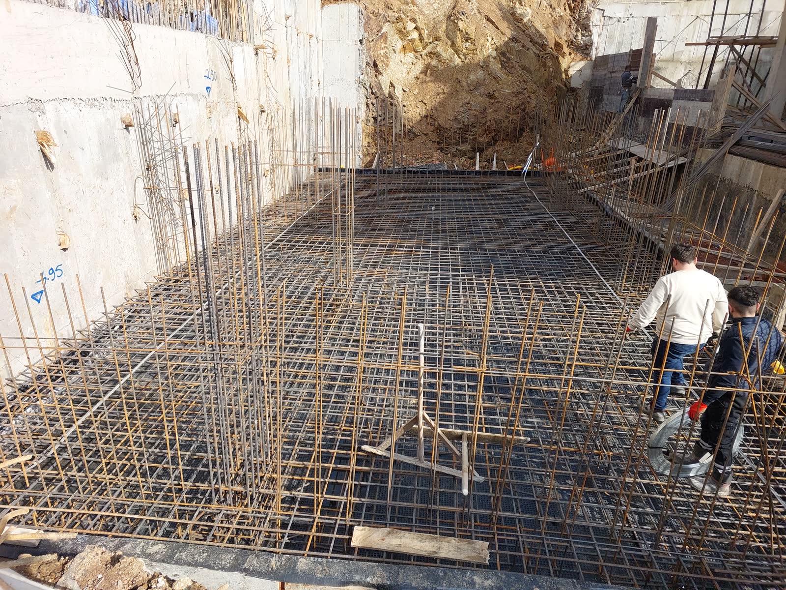 Mat foundation — pre-pour grid